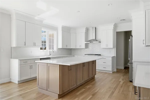 $1,549,000 | 32 Massapequa Avenue, Massapequa Park, NY 11762