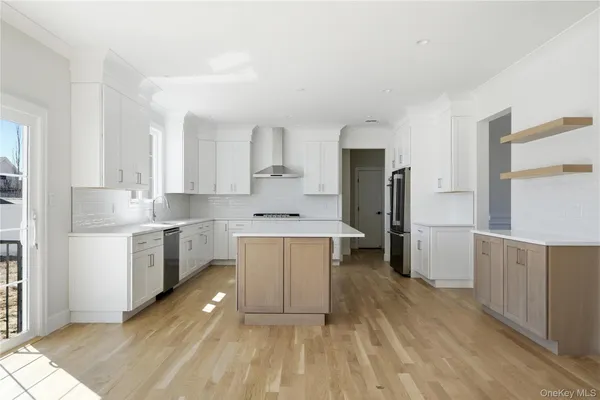 $1,549,000 | 32 Massapequa Avenue, Massapequa Park, NY 11762