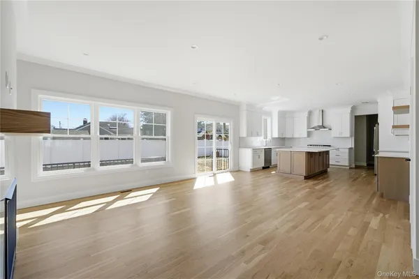 $1,549,000 | 32 Massapequa Avenue, Massapequa Park, NY 11762