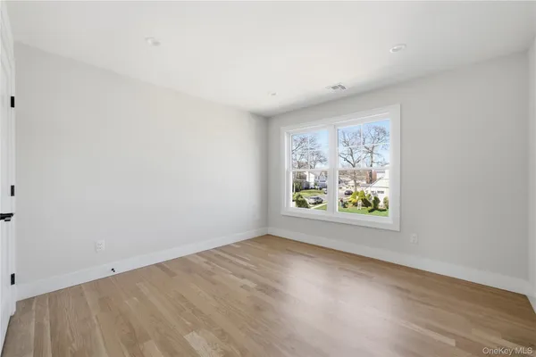 $1,549,000 | 32 Massapequa Avenue, Massapequa Park, NY 11762