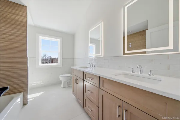 $1,549,000 | 32 Massapequa Avenue, Massapequa Park, NY 11762
