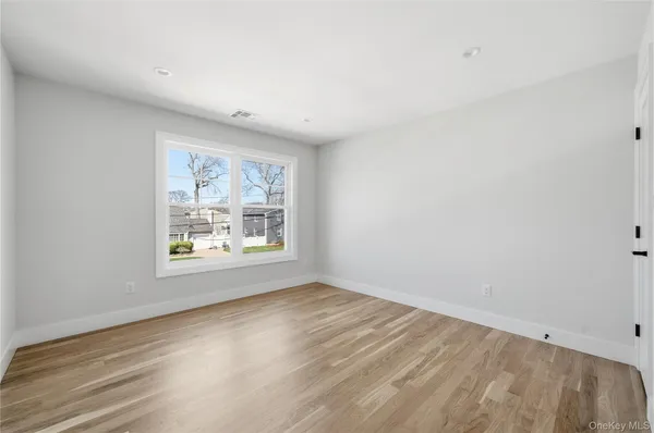 $1,549,000 | 32 Massapequa Avenue, Massapequa Park, NY 11762