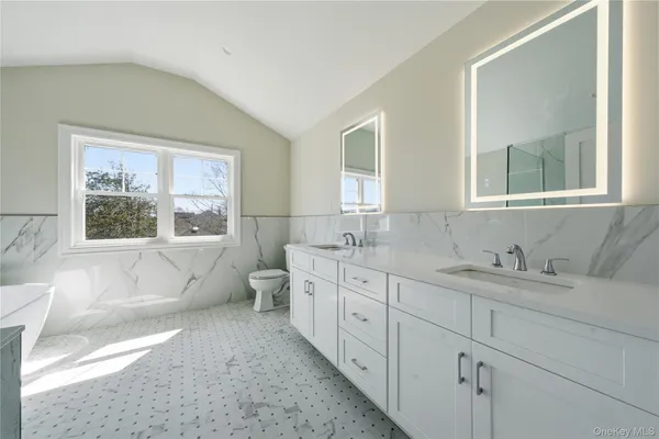 $1,549,000 | 32 Massapequa Avenue, Massapequa Park, NY 11762