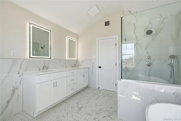 $1,549,000 | 32 Massapequa Avenue, Massapequa Park, NY 11762