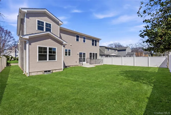 $1,549,000 | 32 Massapequa Avenue, Massapequa Park, NY 11762