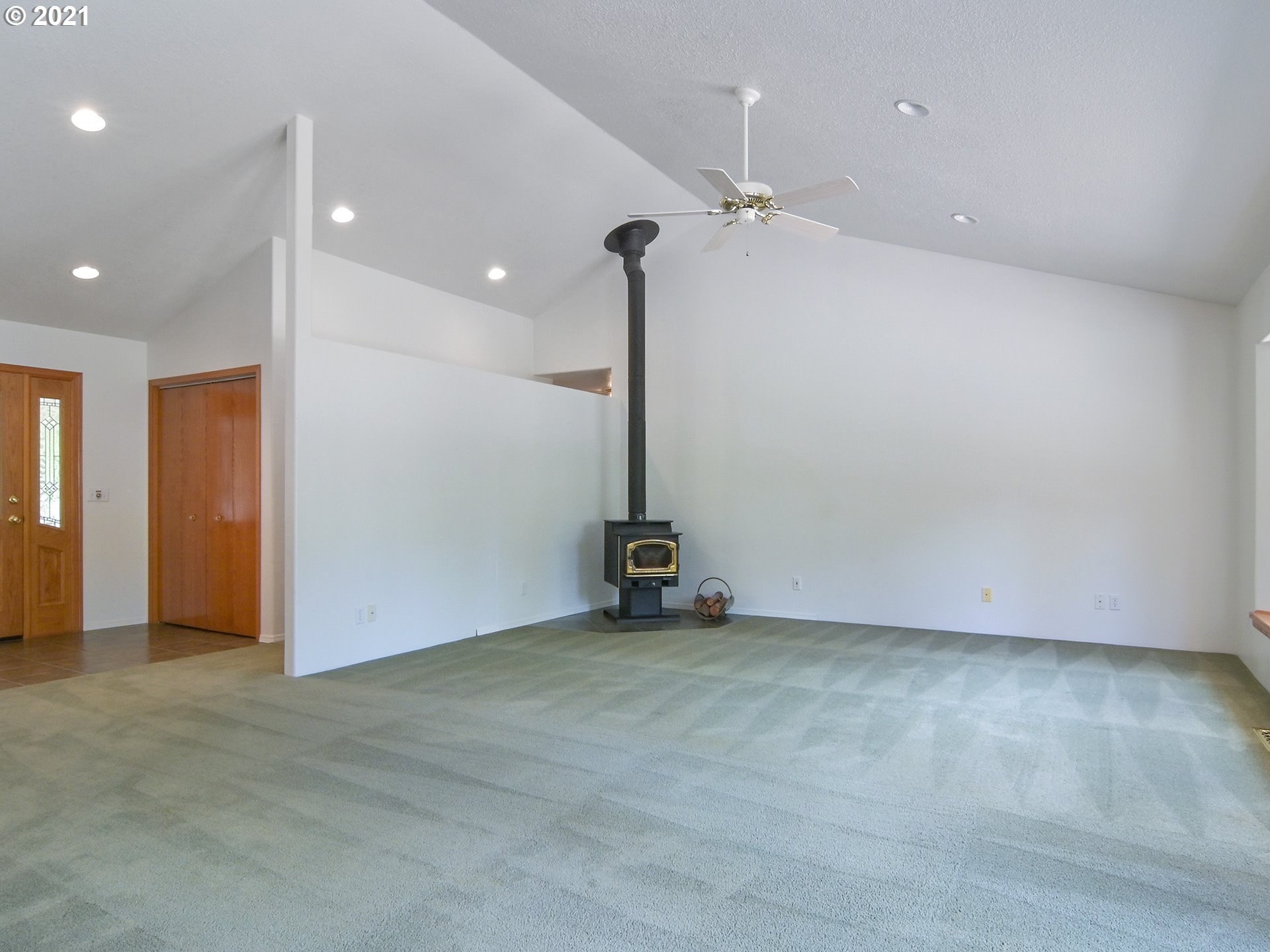 29091 Divine Road Veneta, OR 97487 - Photo 11 of 32 Gallery Image 11
