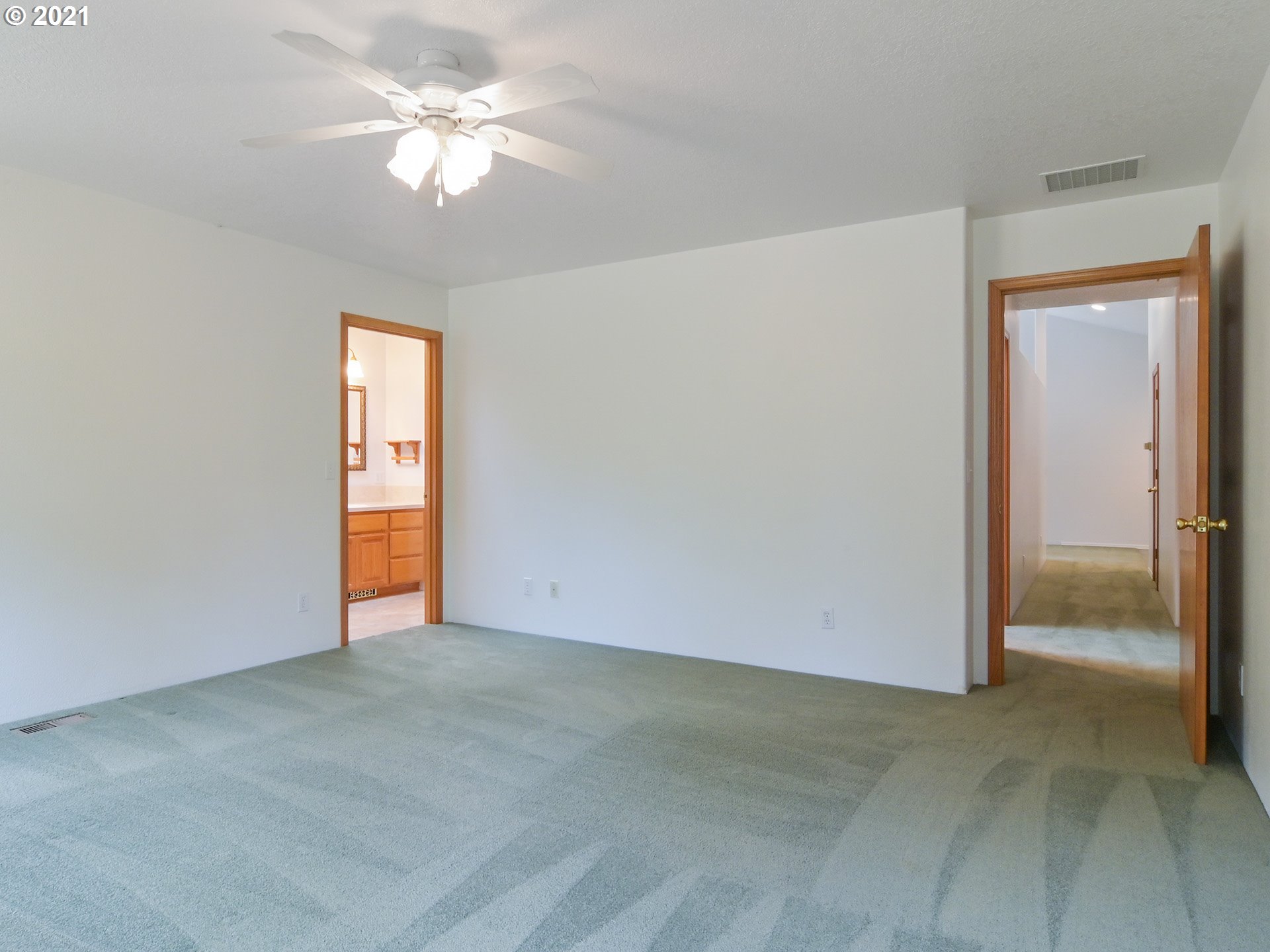 29091 Divine Road Veneta, OR 97487 - Photo 14 of 32 Gallery Image 14