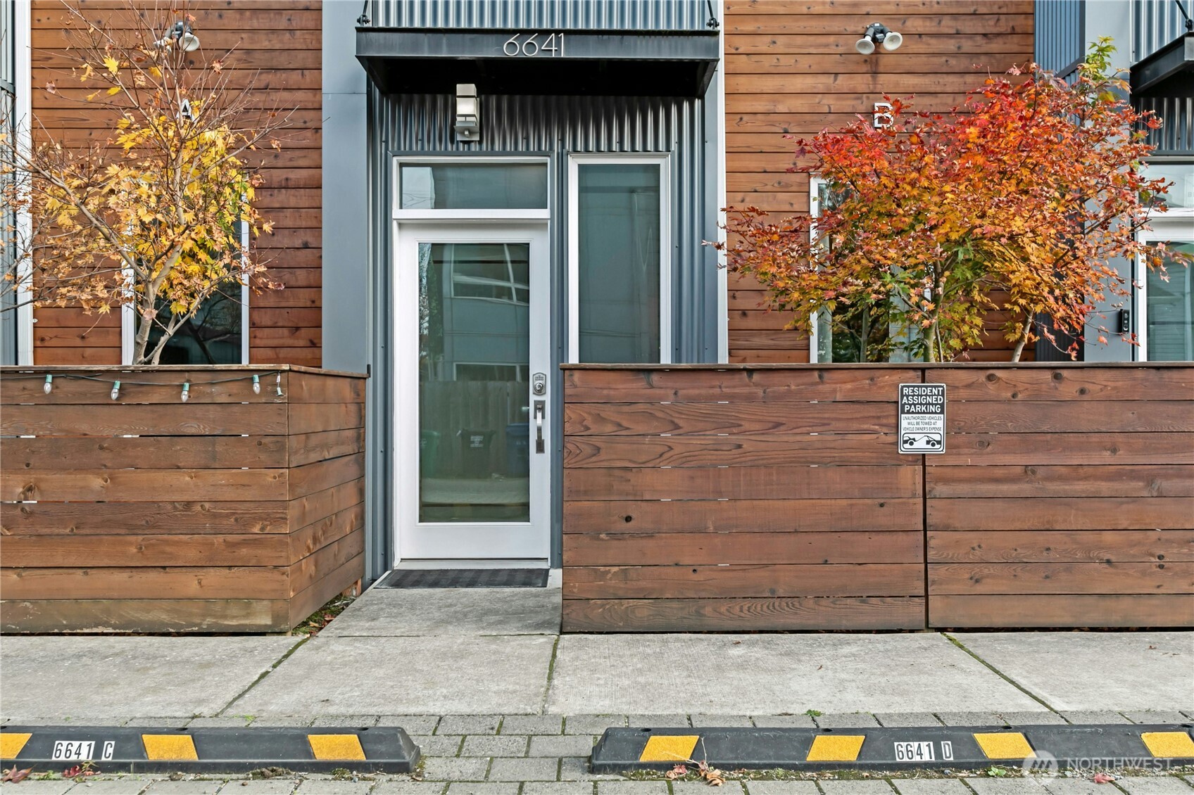 6641 Carleton Avenue South, Unit B Seattle, WA 98108 - Photo 4 of 33 a view of front door of house
