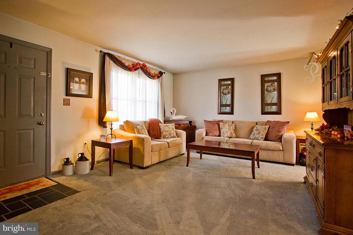 405 Sturbridge Drive Lititz, PA 17543 - Photo 5 of 45 Gallery Image 5