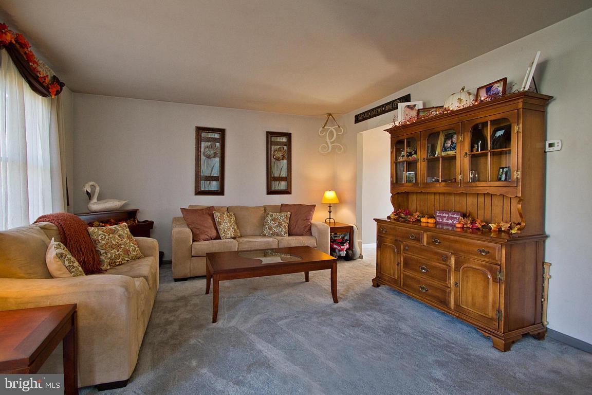 405 Sturbridge Drive Lititz, PA 17543 - Photo 6 of 45 Gallery Image 6