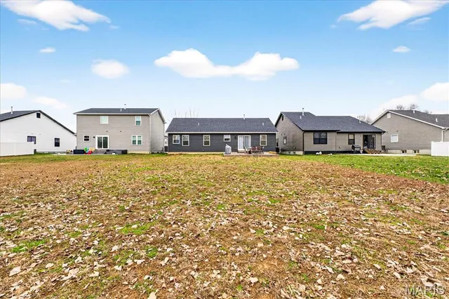 $2,100 | 1129 Stone Henge Court, Pevely, MO 63070