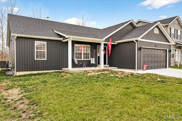 $2,100 | 1129 Stone Henge Court, Pevely, MO 63070