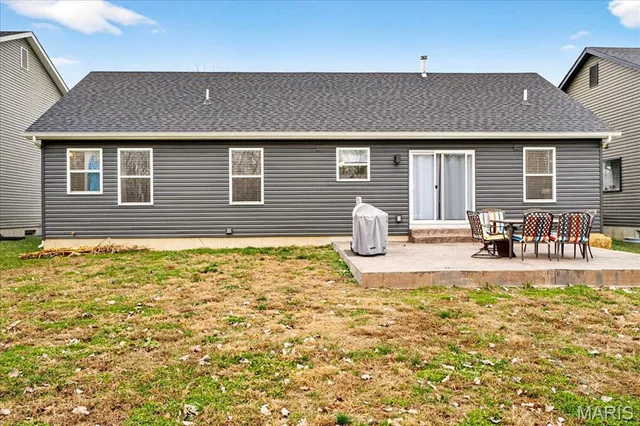 $2,100 | 1129 Stone Henge Court, Pevely, MO 63070