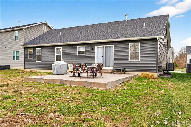 $2,100 | 1129 Stone Henge Court, Pevely, MO 63070