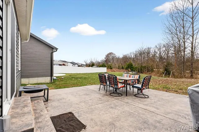$2,100 | 1129 Stone Henge Court, Pevely, MO 63070