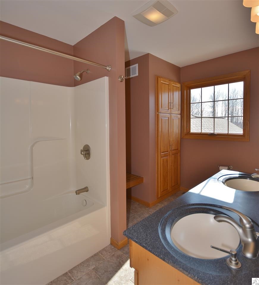 323 Erickson Road Duluth, MN 55810 - Photo 10 of 20 Gallery Image 10