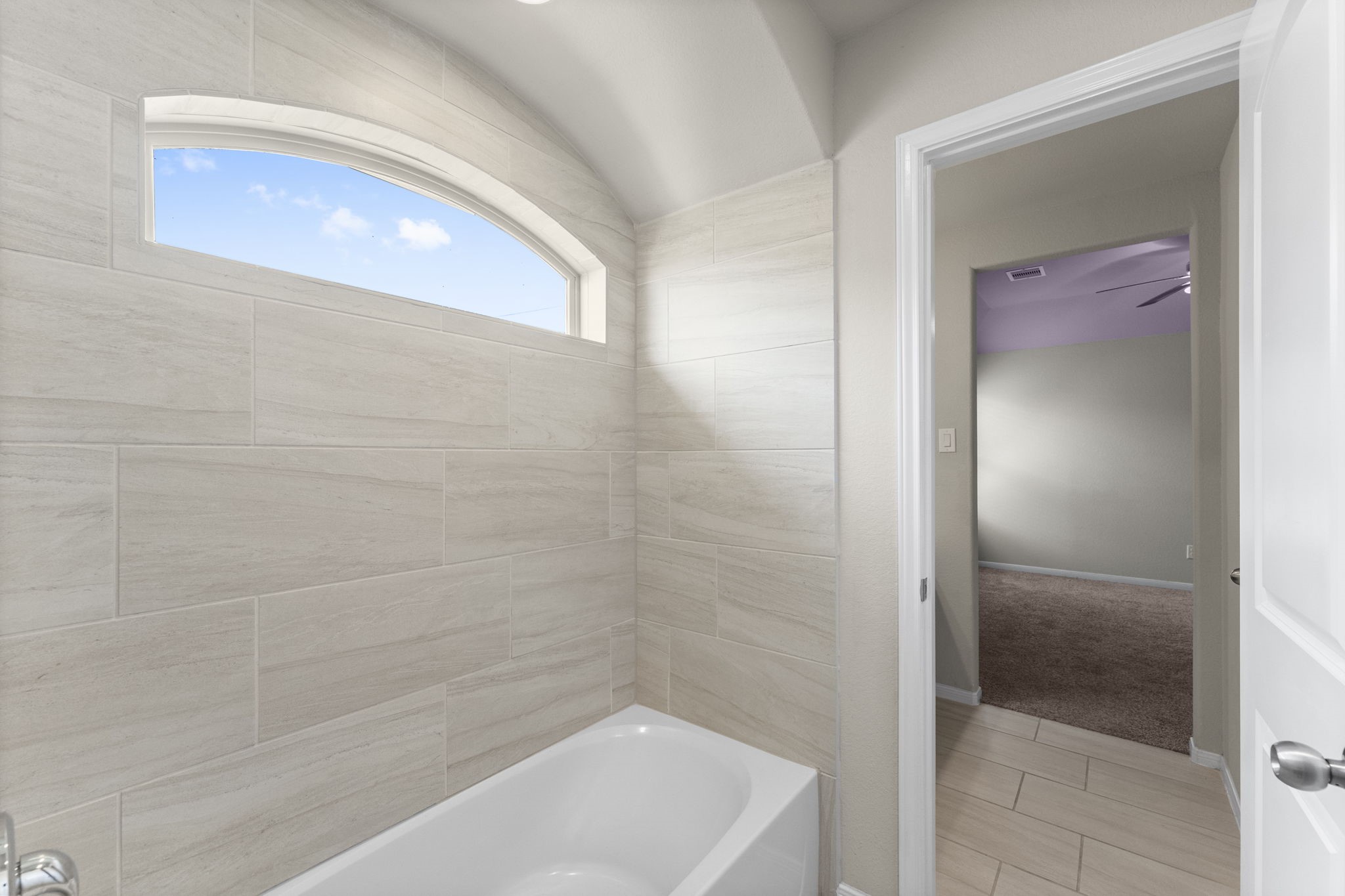 5015 Gold Lantana Trail Spring, TX 77389 - Photo 42 of 50 a bathroom with a bathtub