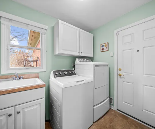 $875,000 | 4981 St Annes Court, Ann Arbor, MI 48103