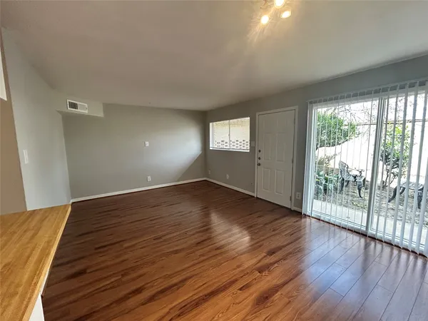$845 | 807 Heights Boulevard, Unit 4, Houston, TX 77007