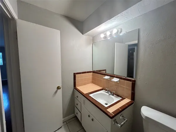 $845 | 807 Heights Boulevard, Unit 4, Houston, TX 77007