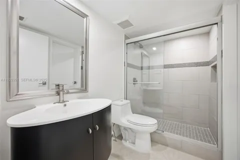 $549,000 | 7601 East Treasure Drive, Unit 1119, North Bay Village, FL 33141