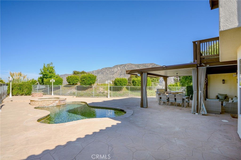 7370 West Chantilly Court Tujunga, CA 91042 - Photo 44 of 55 a view of a backyard with sitting area