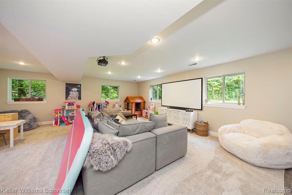 9732 Forest Ridge Drive Clarkston, MI 48348 - Photo 25 of 42 Gallery Image 25