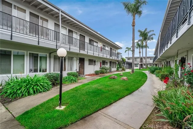 $315,000 | 5530 Ackerfield Avenue, Unit 314, Long Beach, CA 90805