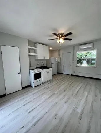 $1,149 | 707 Rosery Road Northwest, Unit 2, Largo, FL 33770