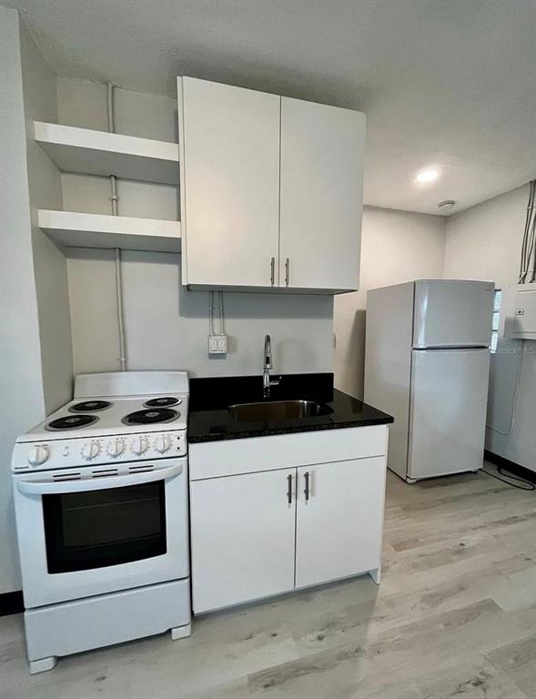 707 Rosery Road Northwest, Unit 2 Largo, FL 33770 - Photo 6 of 8