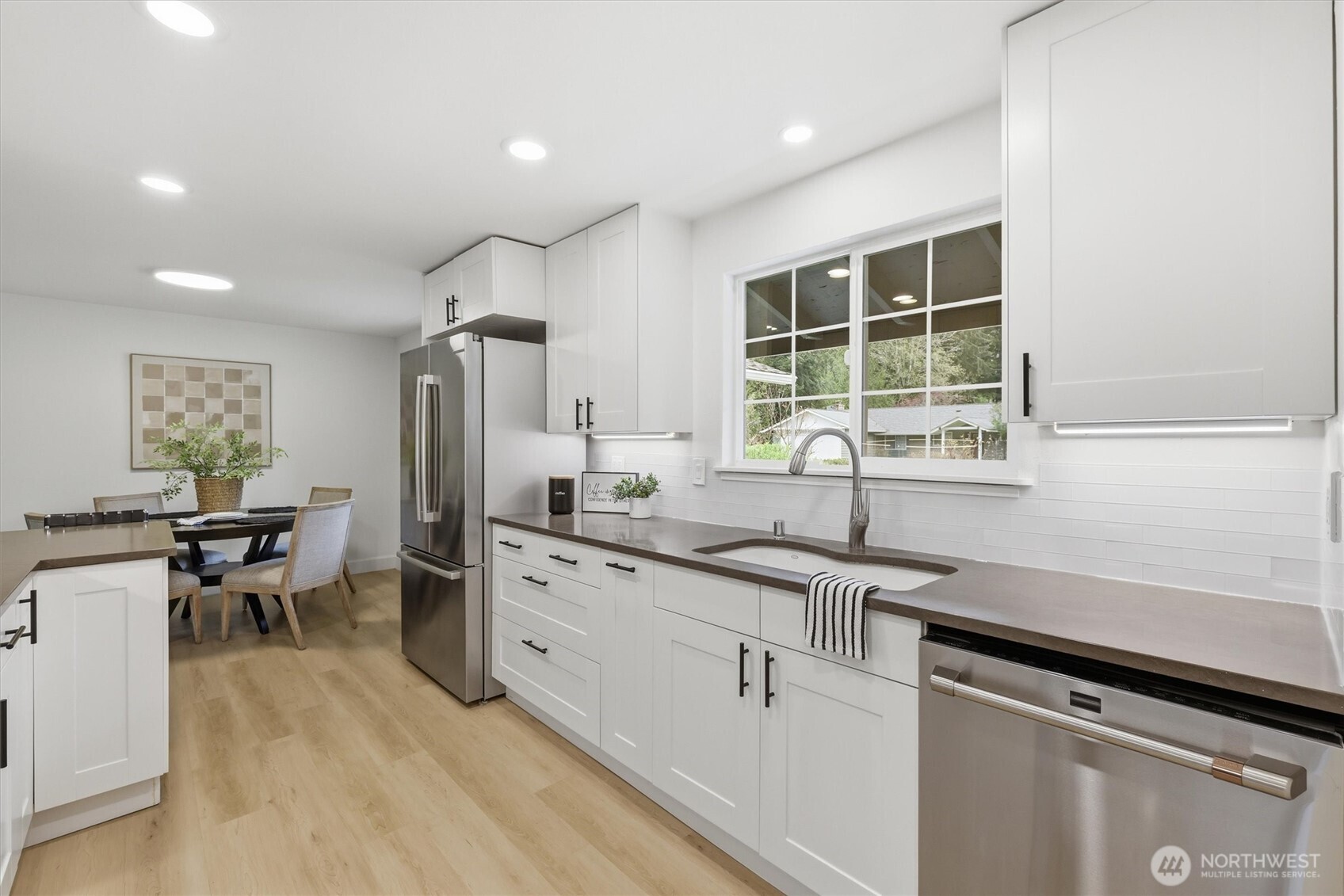 16111 Northeast 100th Street Redmond, WA 98052 - Photo 13 of 38