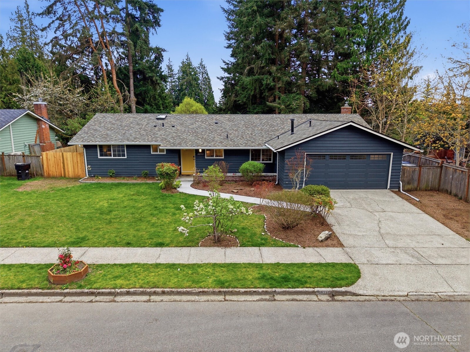 16111 Northeast 100th Street Redmond, WA 98052 - Photo 4 of 38