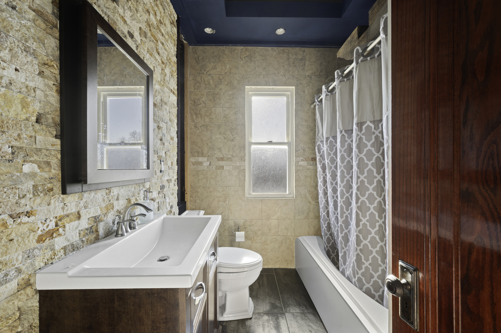 9517 South Escanaba Avenue Chicago, IL 60617 - Photo 7 of 26