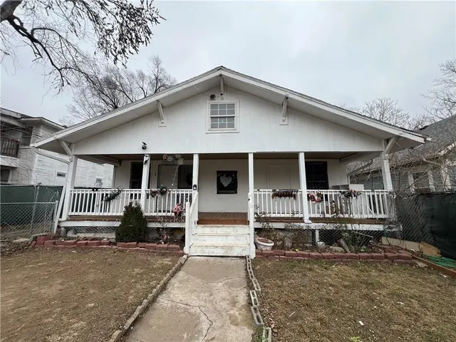 $155,000 | 417 Wallace Avenue, Kansas City, MO 64125