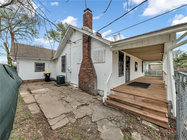 $155,000 | 417 Wallace Avenue, Kansas City, MO 64125