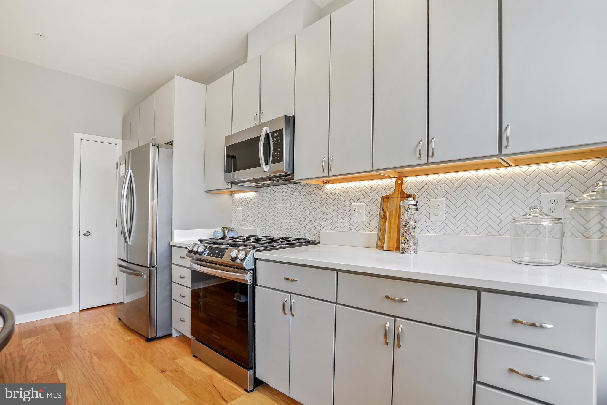 8012 Grove Street Silver Spring, MD 20910 - Photo 7 of 38 Samsung Stainless Steel Appliances