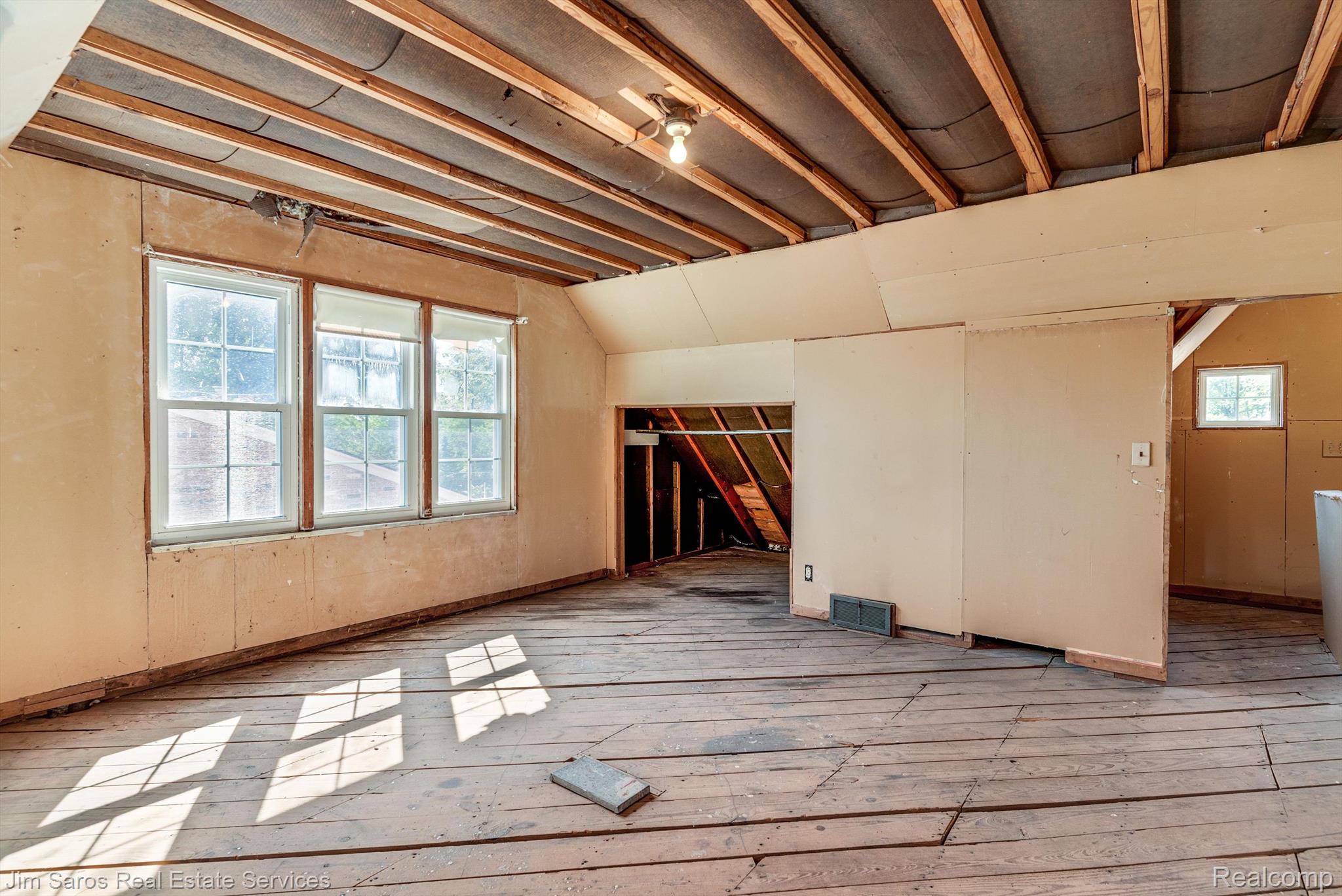 1689 Broadstone Road Grosse Pointe, MI 48236 - Photo 25 of 35 Gallery Image 25