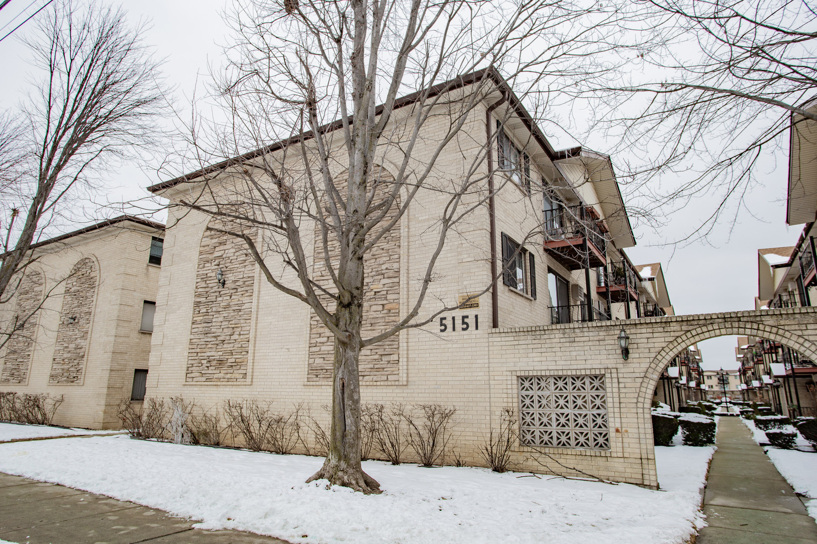 5151 North East River Road, Unit 125A Chicago, IL 60656 - Photo 2 of 23