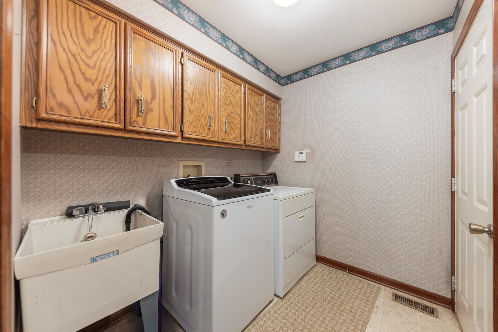 904 West Bailey Road Naperville, IL 60565 - Photo 13 of 28