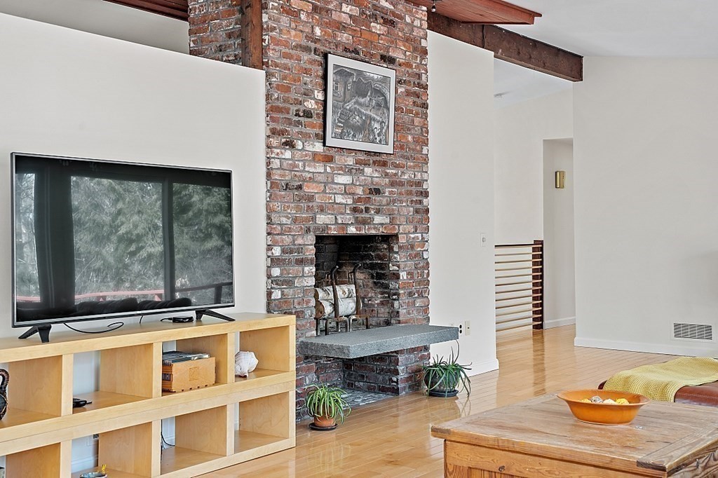 496 Heald Road Carlisle, MA 01741 - Photo 4 of 42 Gallery Image 4