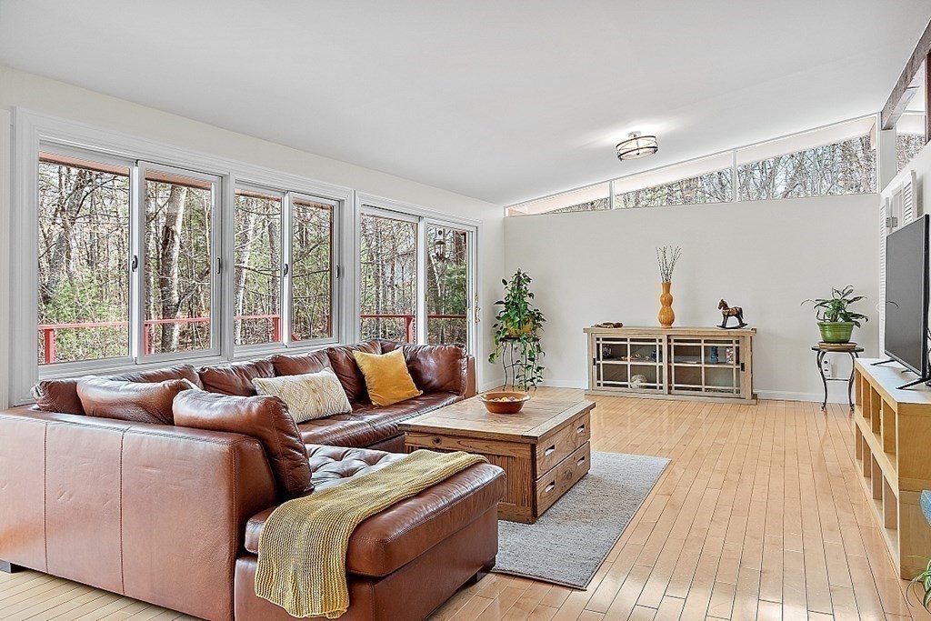 496 Heald Road Carlisle, MA 01741 - Photo 6 of 42 Gallery Image 6
