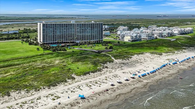 $816,000 | 1401 East Beach Drive, Unit 805/06, Galveston, TX 77550