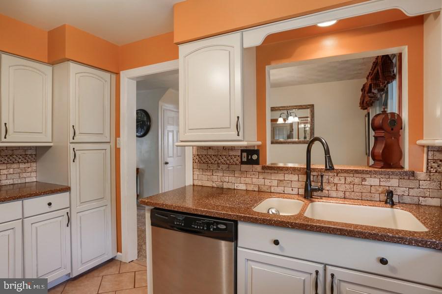 204 Norman Road Camp Hill, PA 17011 - Photo 10 of 25