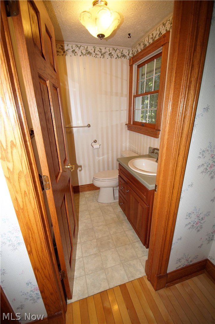 4202 Laubert Road Atwater, OH 44201 - Photo 24 of 31 Master bathroom
