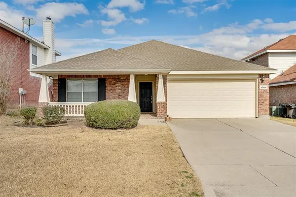 $2,095 | 9804 Westmere Lane, Fort Worth, TX 76108