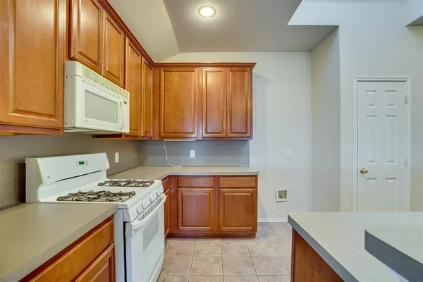 $2,095 | 9804 Westmere Lane, Fort Worth, TX 76108