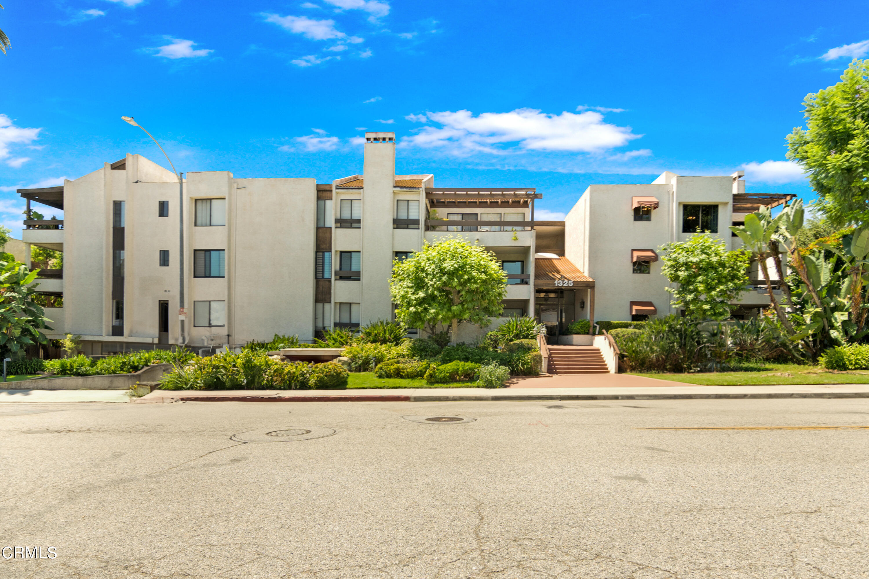 1325 Valley View Road, Unit 310 Glendale, CA 91202 - Photo 54 of 55 a view of a house with a garden