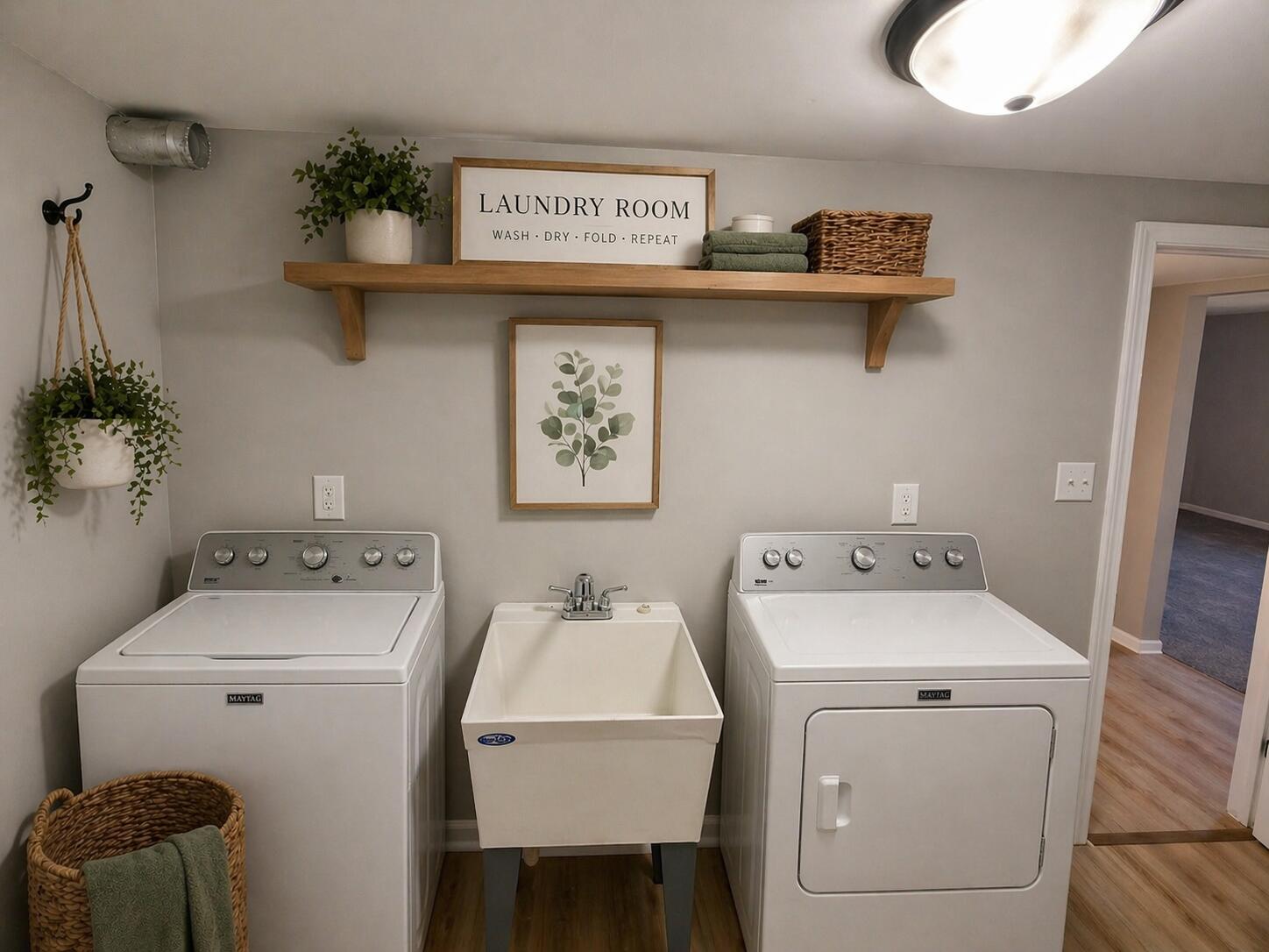 601 Holly Lane Griffith, IN 46319 - Photo 19 of 44 a utility room with dryer and washer