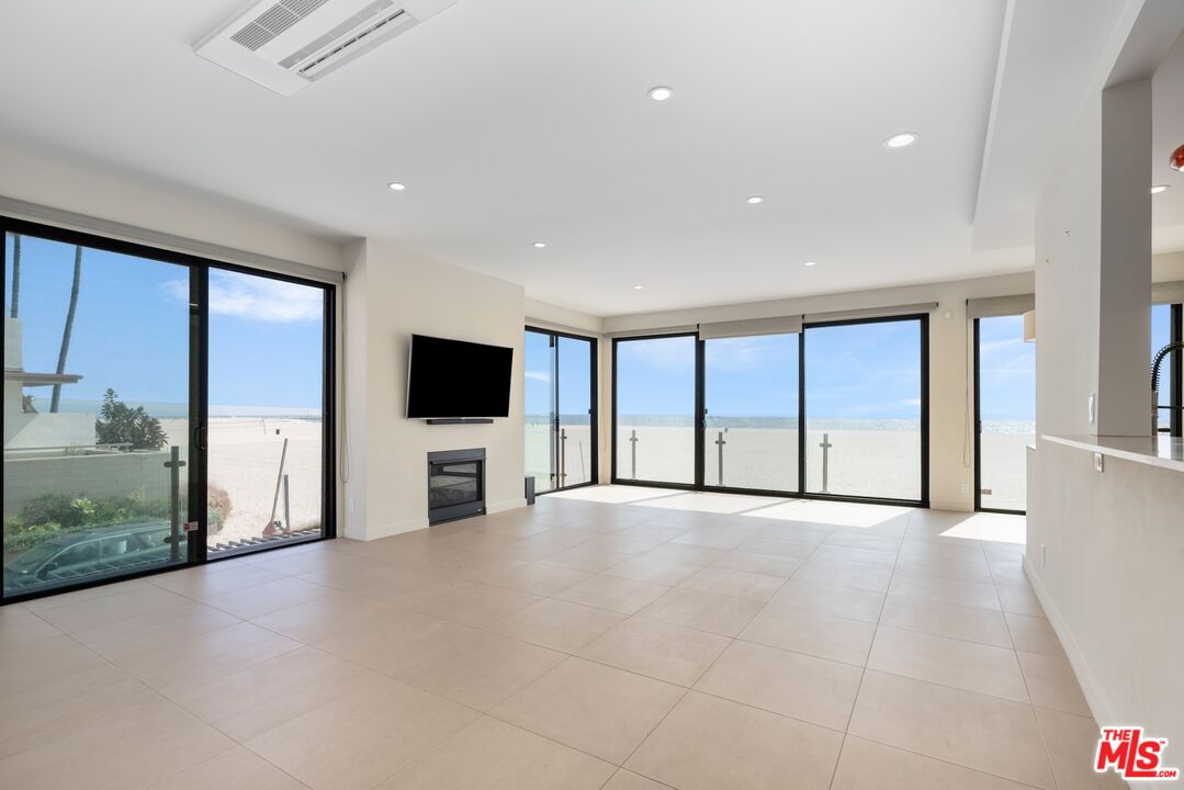 1 Northstar Street, Unit 101 Marina del Rey, CA 90292 - Photo 1 of 22