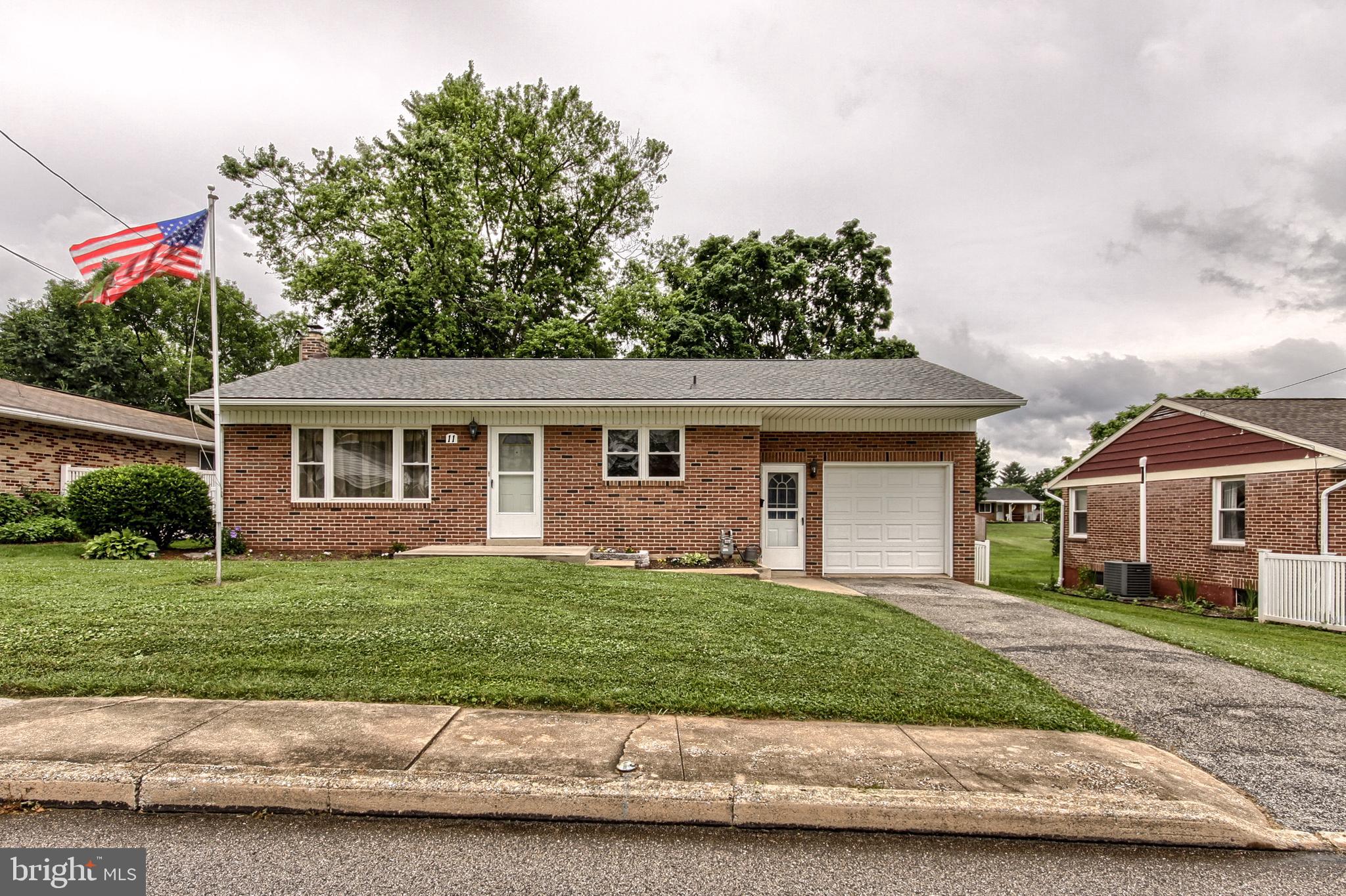 11 Willow Run Road Dover, PA 17315 - Photo 2 of 32 Gallery Image 2